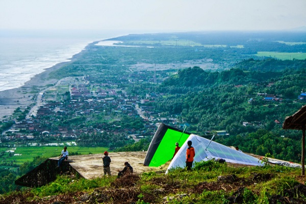 bukit-paralayang-yogyakarta